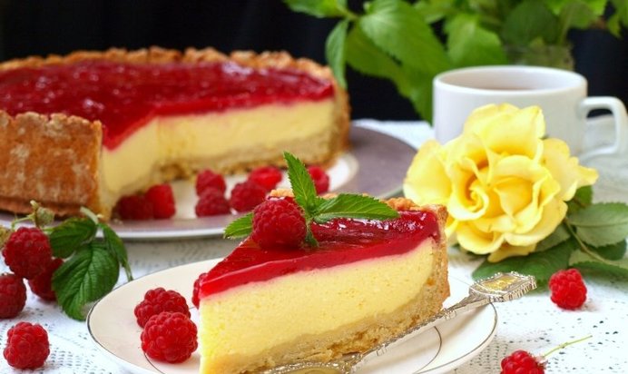 Творожный пирог с малиной/др ягодой